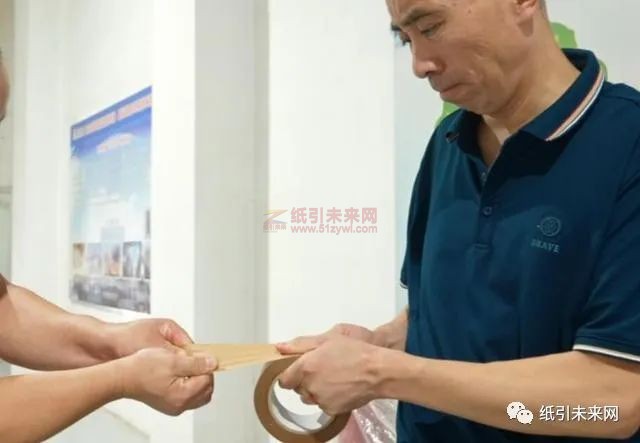 在日照華泰,紙制的膠帶能“拔河”2
